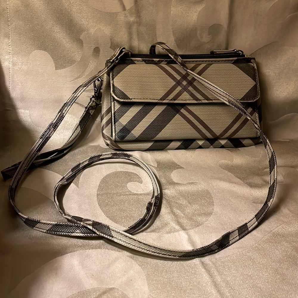 Safe keeper vinyl wristlet gray with black strips & detachable crossbody strap